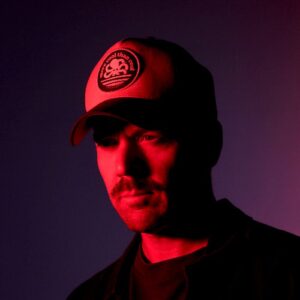 Mansel présente son single "Presque"